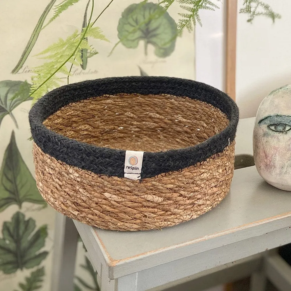 Respiin Shallow Seagrass & Jute Basket - Medium Natural/Black